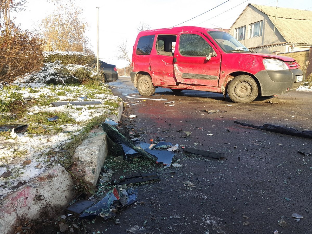 ДТП на перекрестке улиц Воронежской и Образцова ДТП на перекрестке улиц Воронежской и Образцова