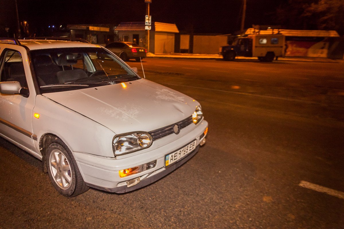 На проспекте Богдана Хмельницкого мужчина угодил под колеса автомобиля