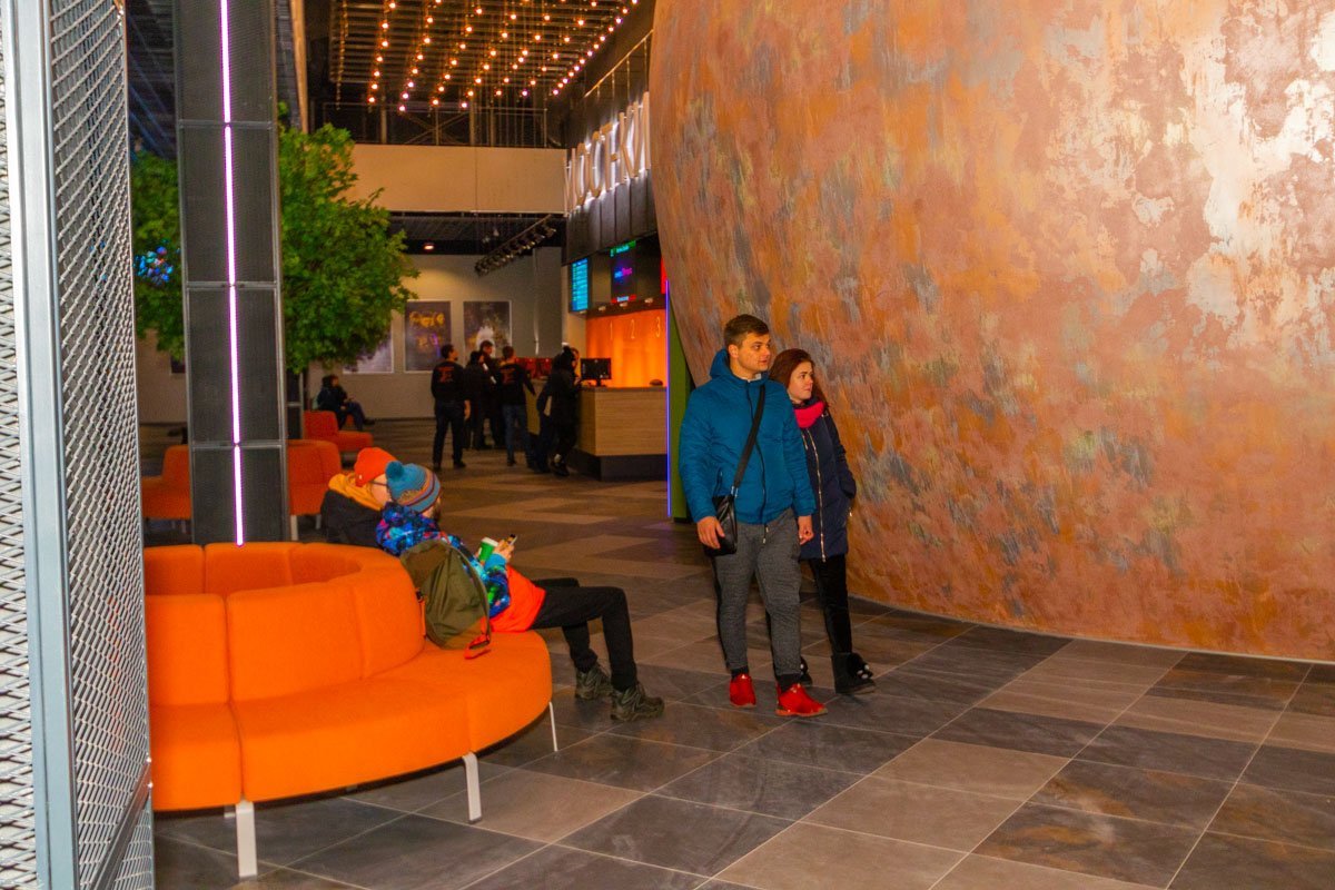 Теперь в "Мост-Кино" работает 6 современных залов