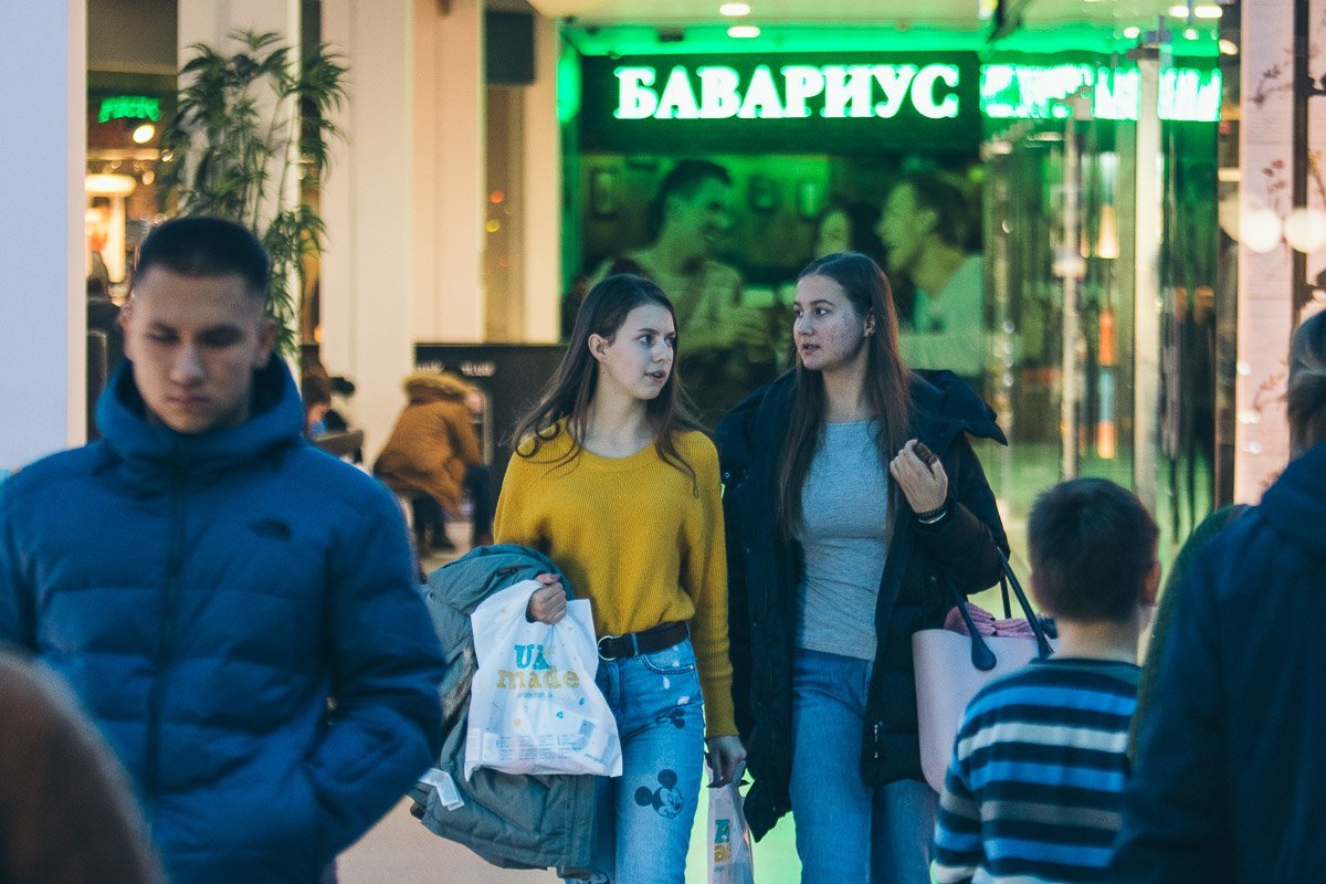 Высокие джинсы не выходят из моды