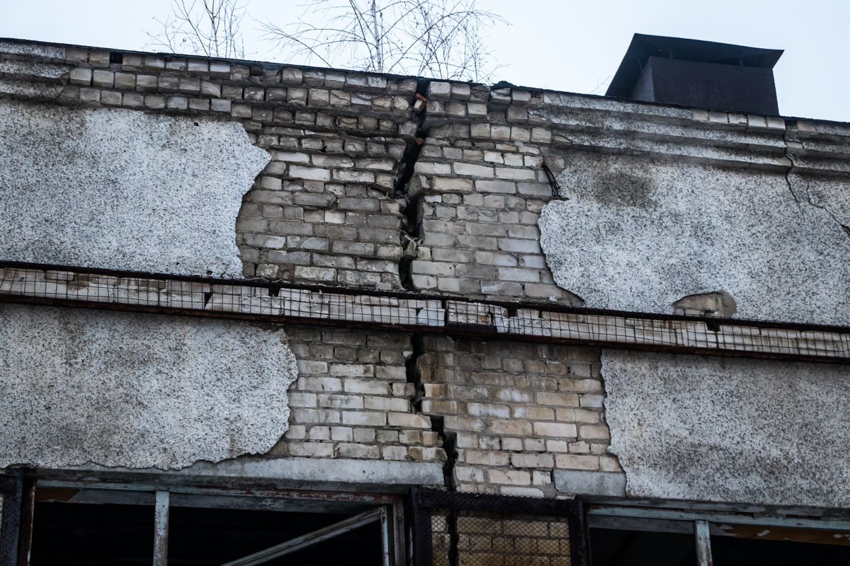 Здание давно находится в аварийном состоянии Здание давно находится в аварийном состоянии