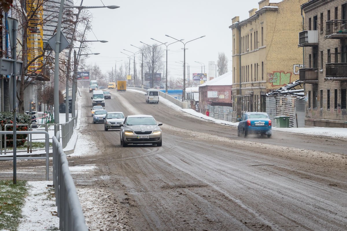 В случае, если вы столкнулись с проблемами на дороге, звоните «101» или по номерам ГП «Облавтодор» в Днепропетровской области