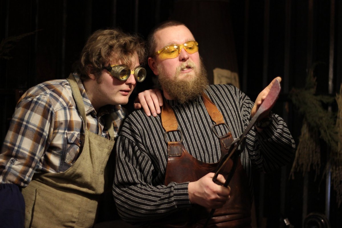 Работа в кузнице — лучший способ снять стресс после тяжелого рабочего дня