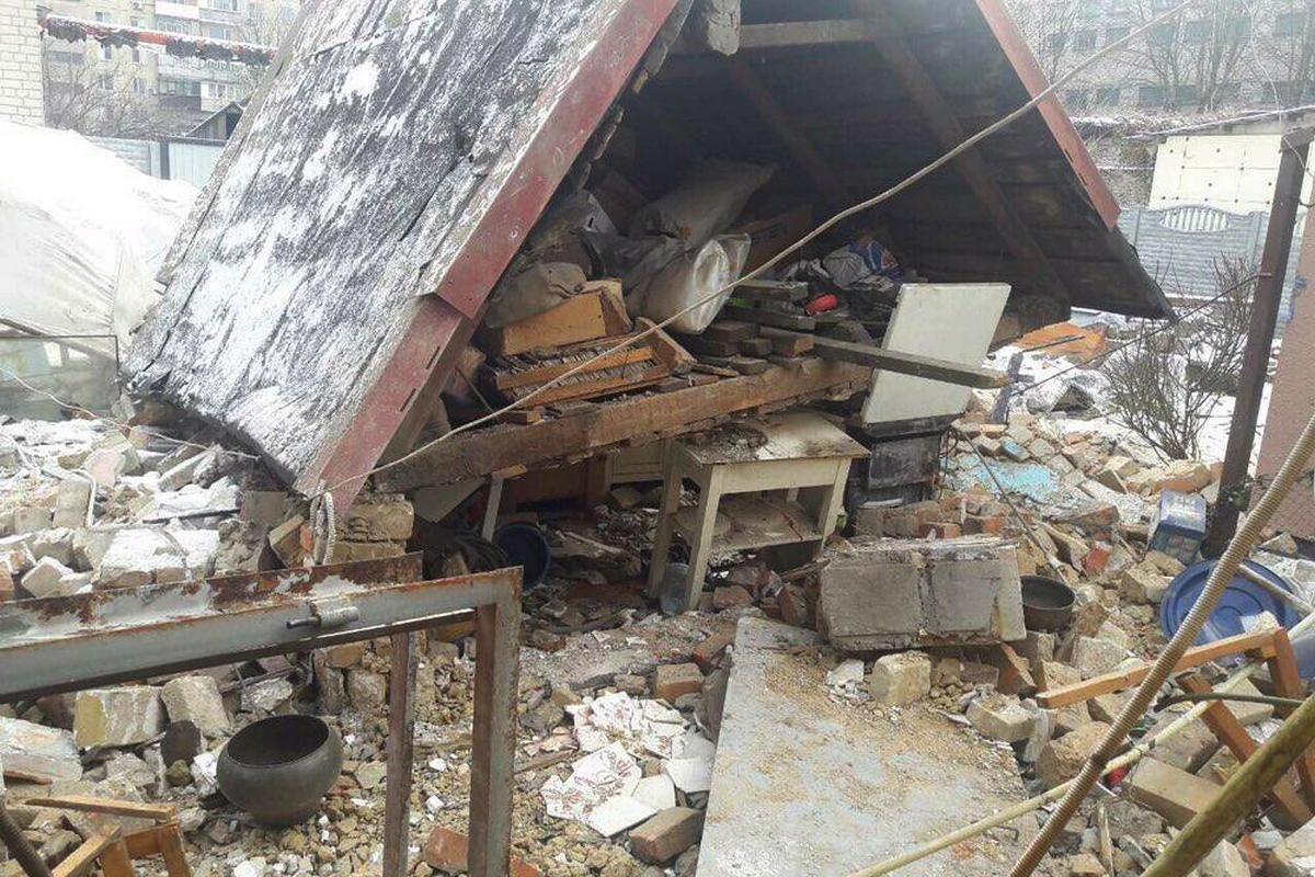 Летняя кухня буквально разлетелась на кусочки Летняя кухня буквально разлетелась на кусочки