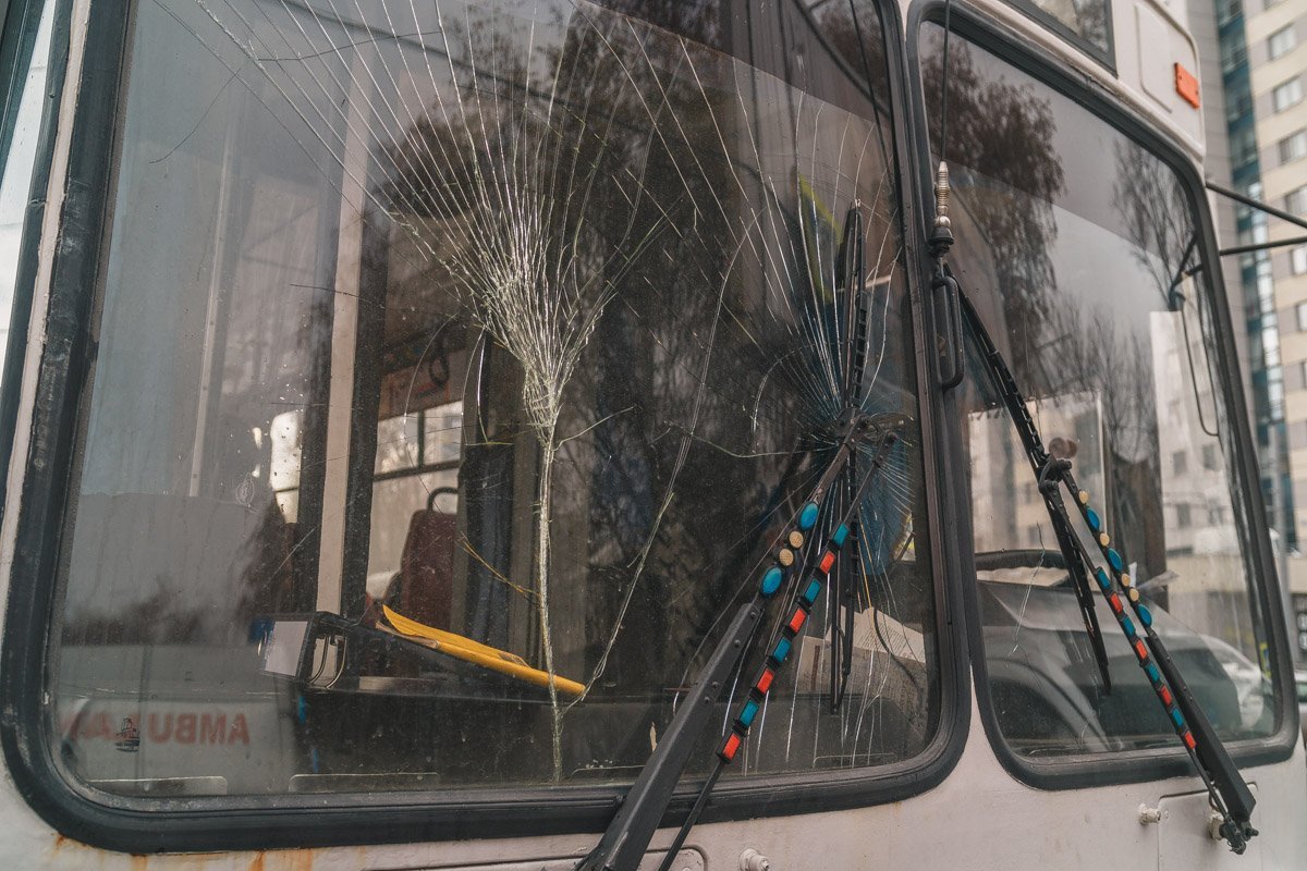 Предварительно, водитель троллейбуса не уступил Peugeot дорогу