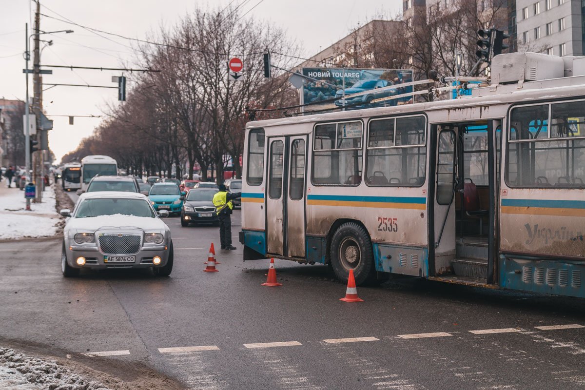На месте аварии работают патрульные экипажи