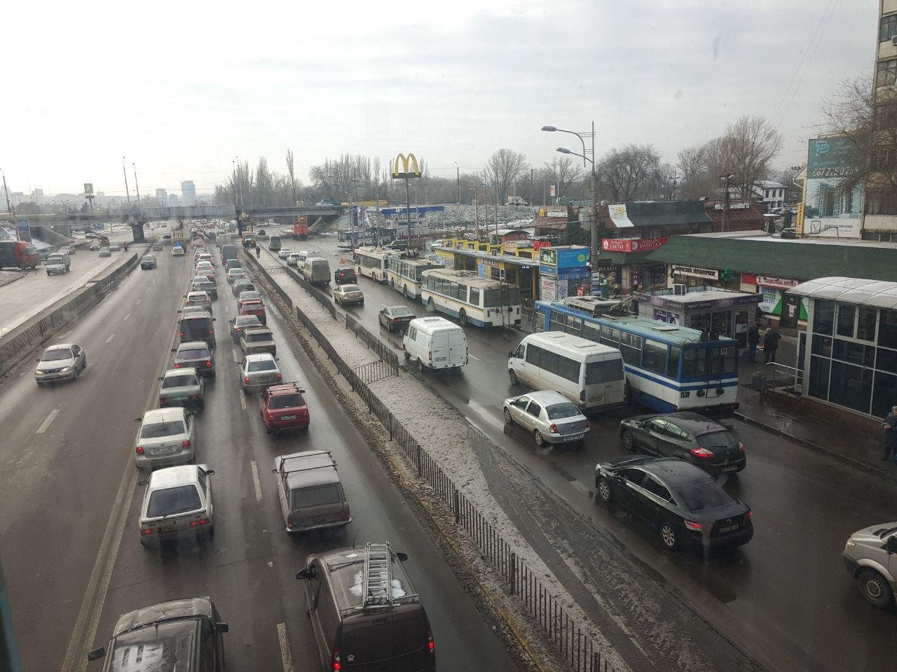 Лучше не пользоваться троллейбусом 