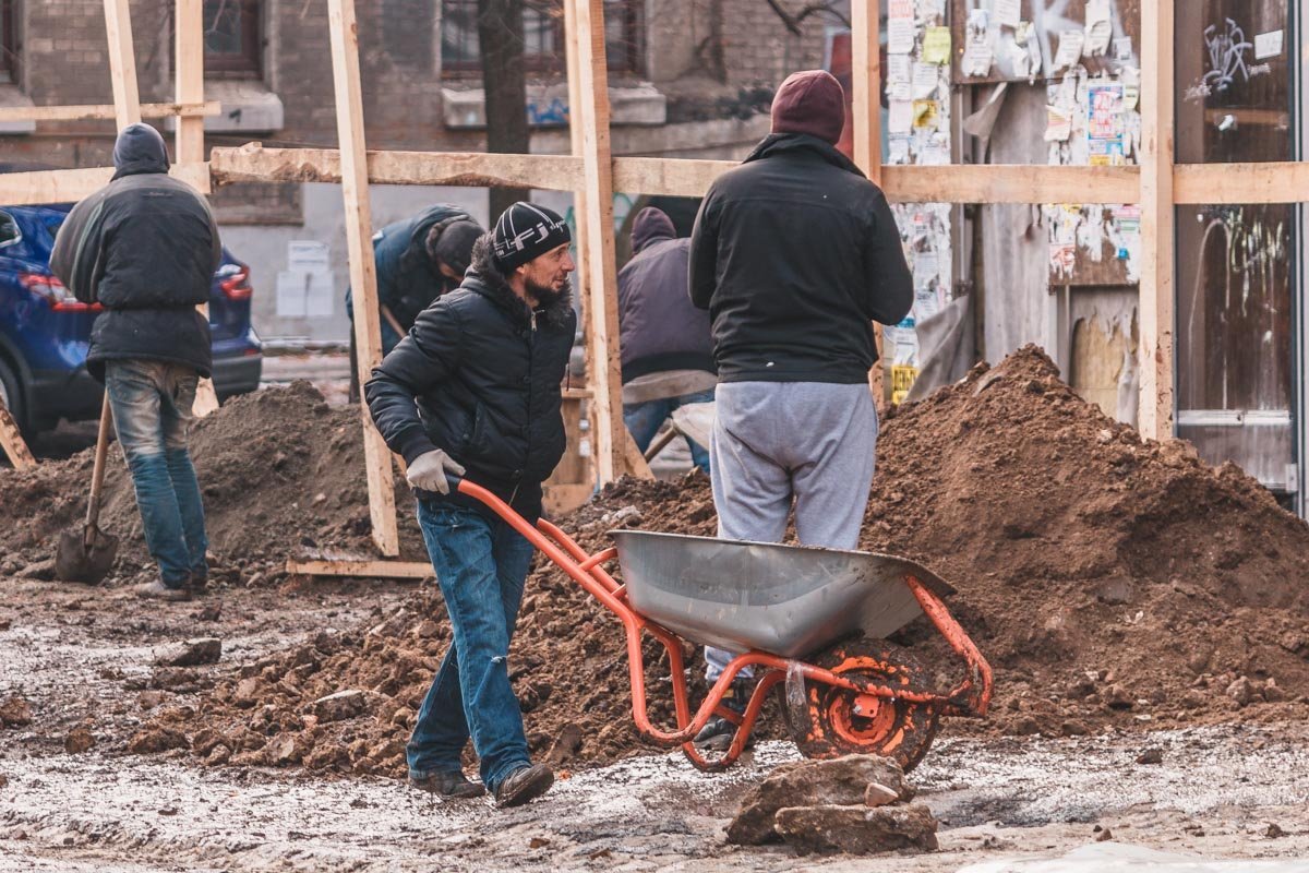 Работа кипит