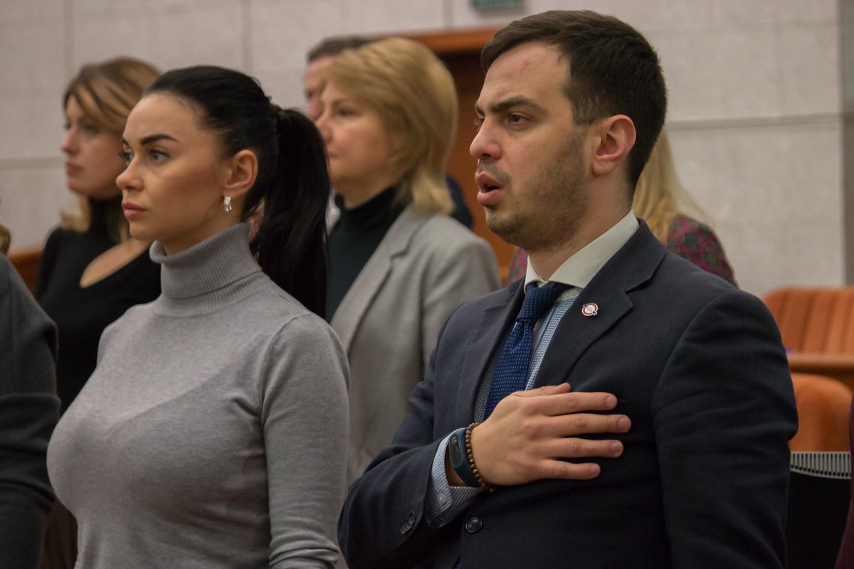 Поплакала і знов... Поплакала і знов...