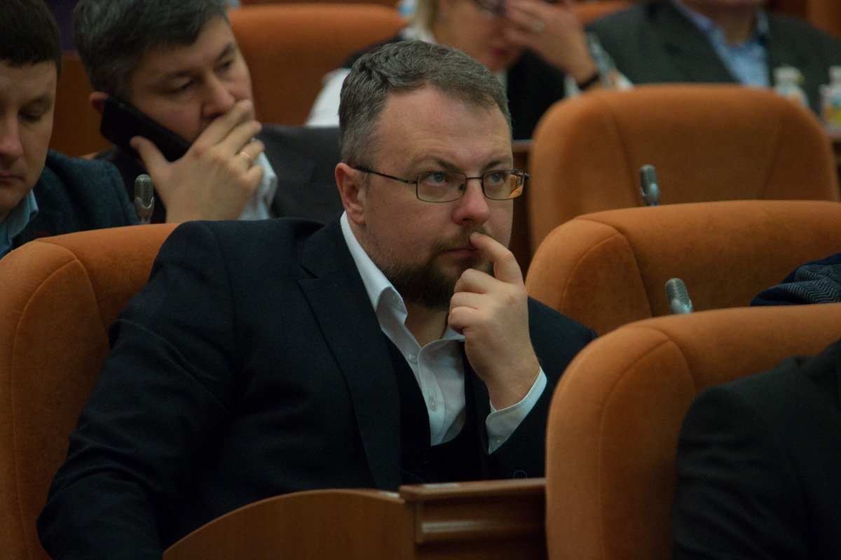 Если я начну раскрывать конфетку, будет сильно слышно шорох? Если я начну раскрывать конфетку, будет сильно слышно шорох?