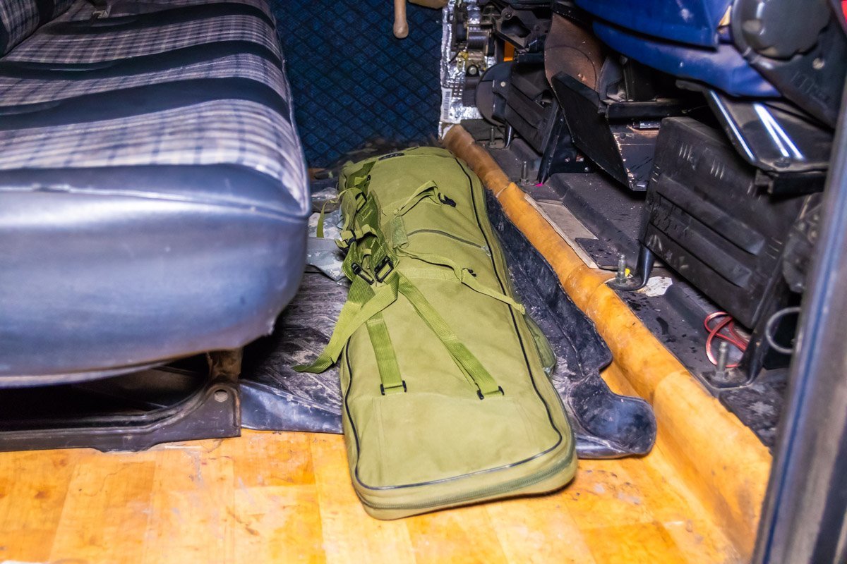 На месте работает следственно-оперативная группа и патрульная полиция На месте работает следственно-оперативная группа и патрульная полиция