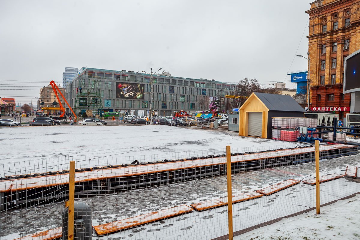 Каток на площади Героев Майдана