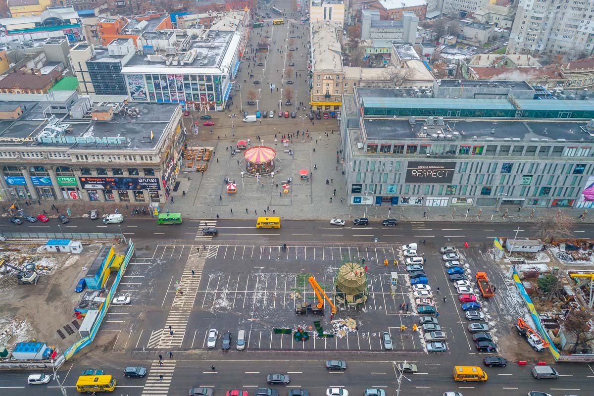 В центре Днепра горожан порадует новогодний городок