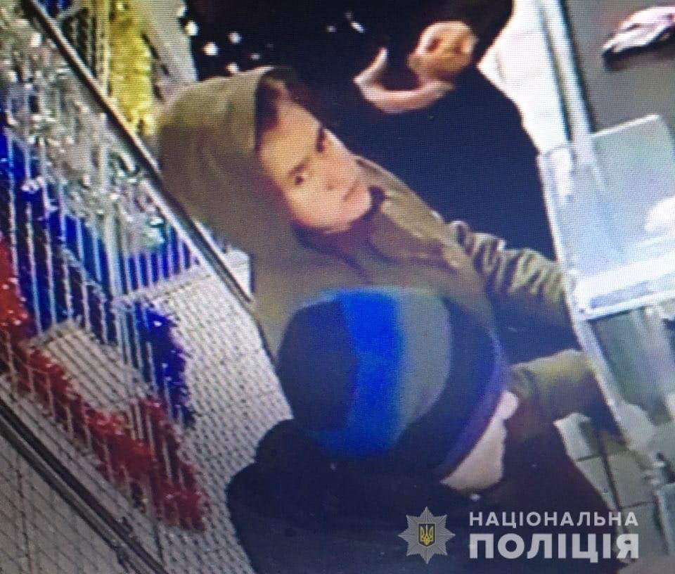 Девочки "засветились" на кассе Девочки "засветились" на кассе