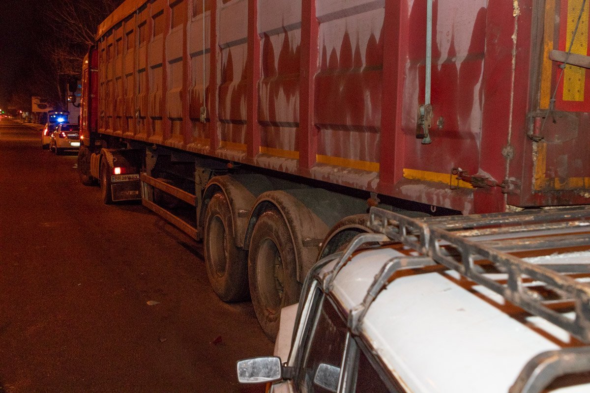 Предварительно, авария произошла из-за того, что водитель ВАЗ не справился с управлением Предварительно, авария произошла из-за того, что водитель ВАЗ не справился с управлением