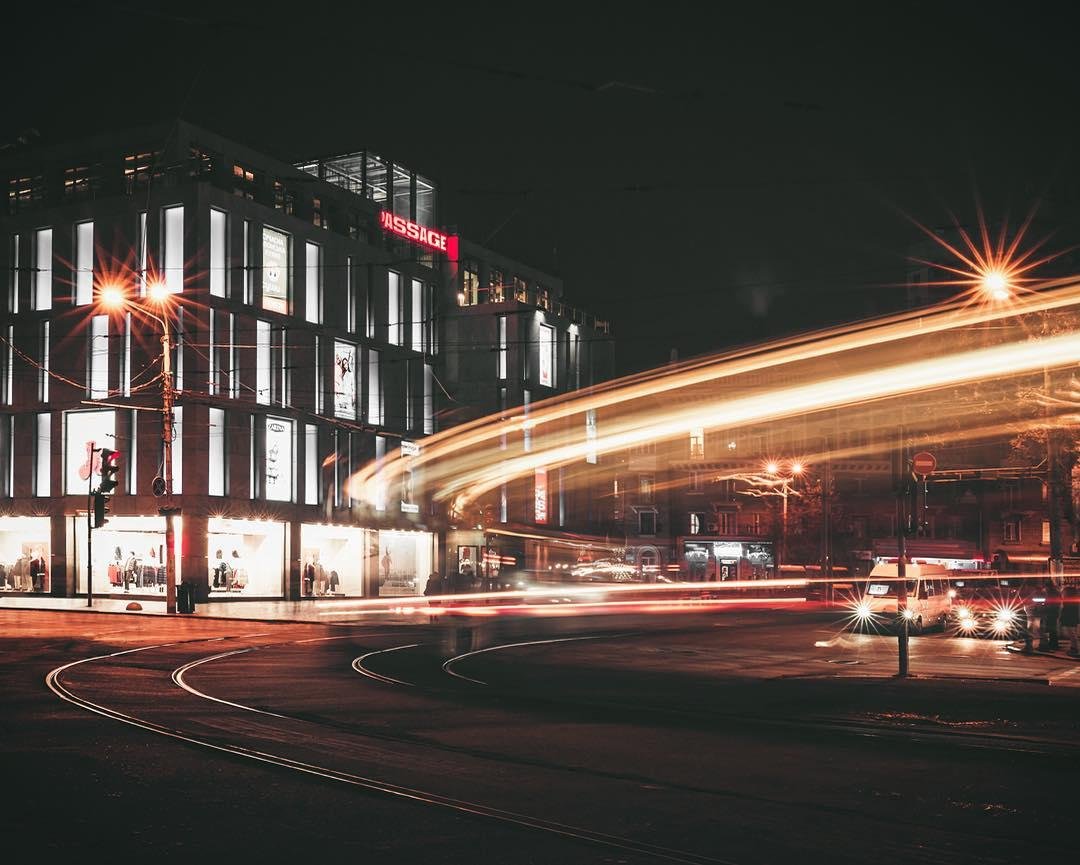 Светлячки большого города. Фото: artemlazarev_ph Светлячки большого города. Фото: artemlazarev_ph