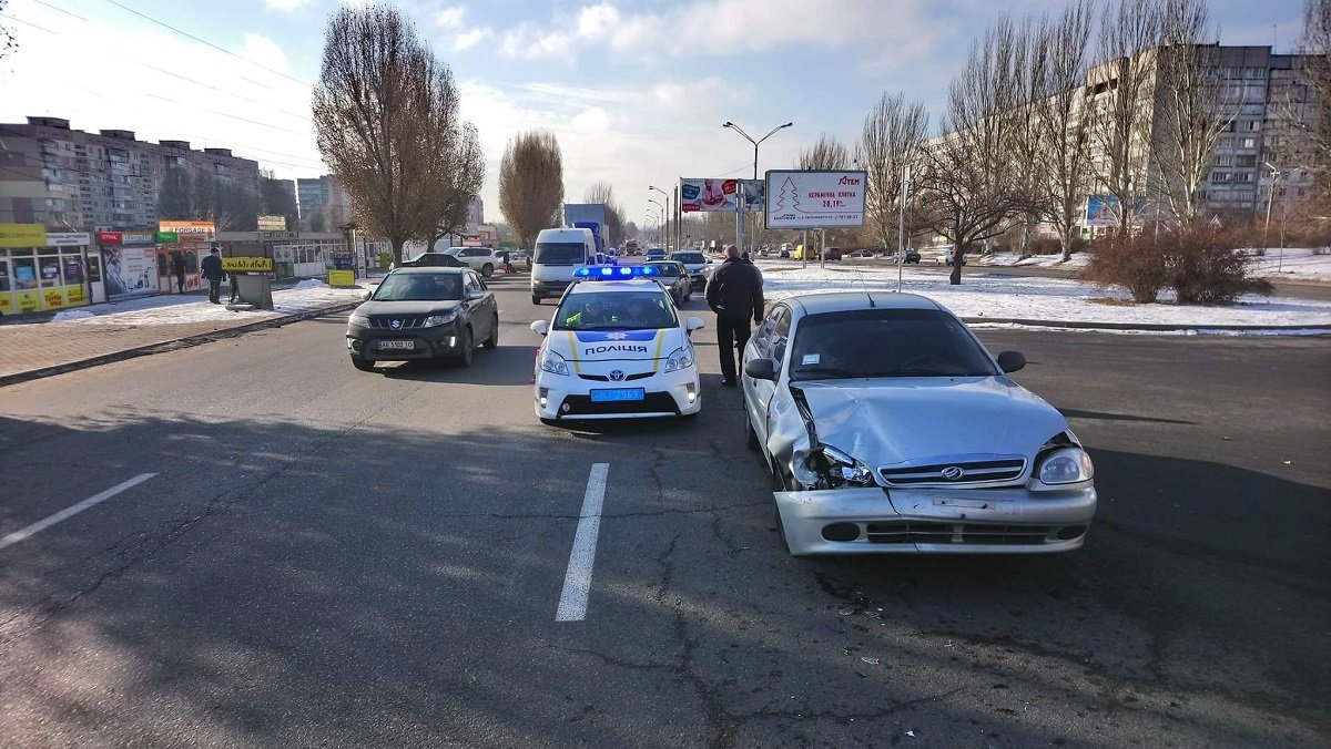 Движение на данном участке дороги не затруднено Движение на данном участке дороги не затруднено