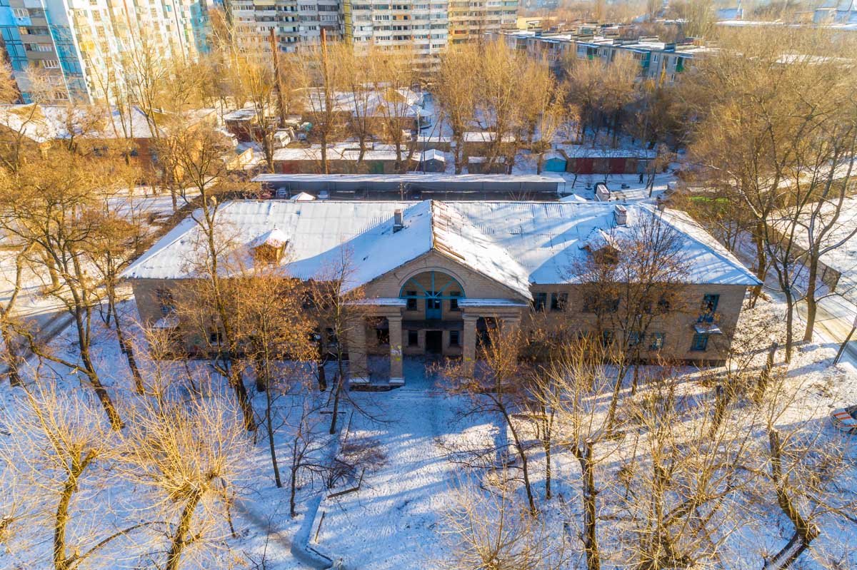 Полузаброшка находится на проспекте Богдана Хмельницкого