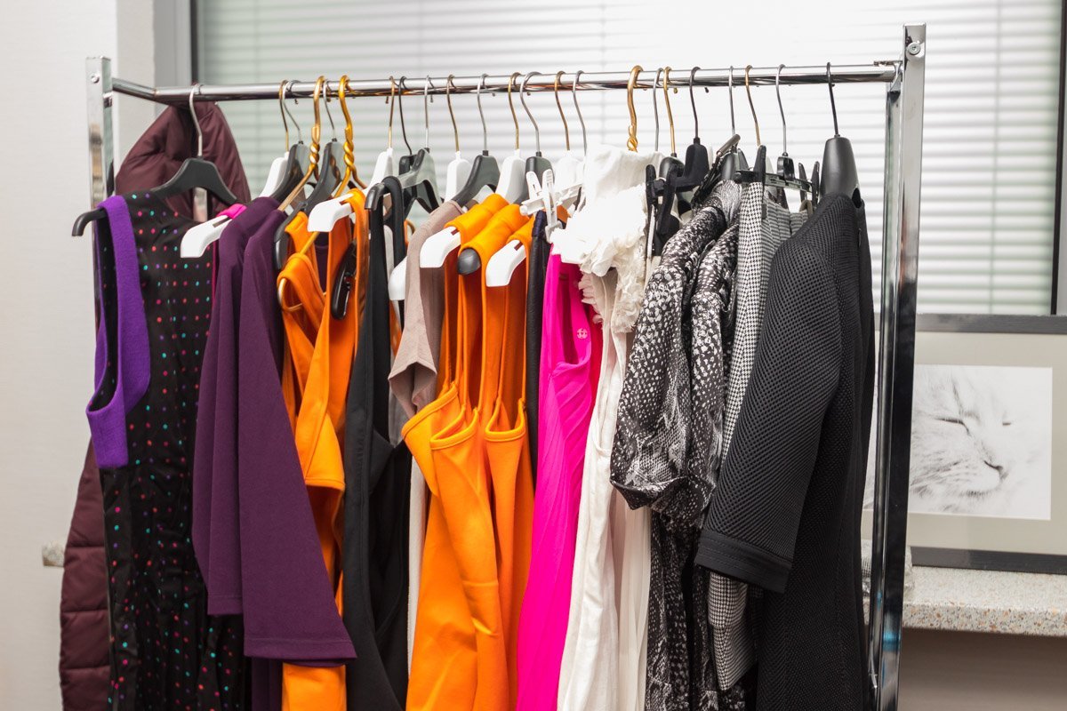 На ярмарке можно было найти и одежду На ярмарке можно было найти и одежду