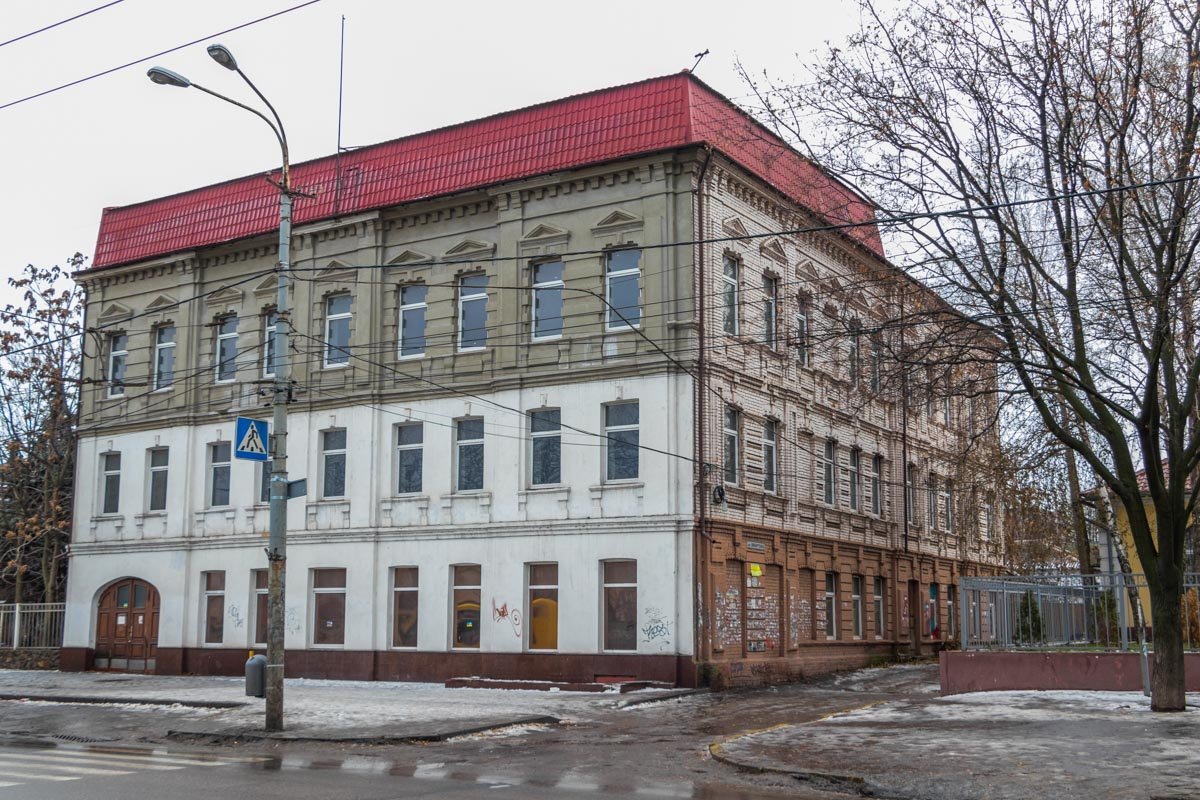 В 1917 году там состоялось первое заседание Екатеринославского совета рабочих депутатов