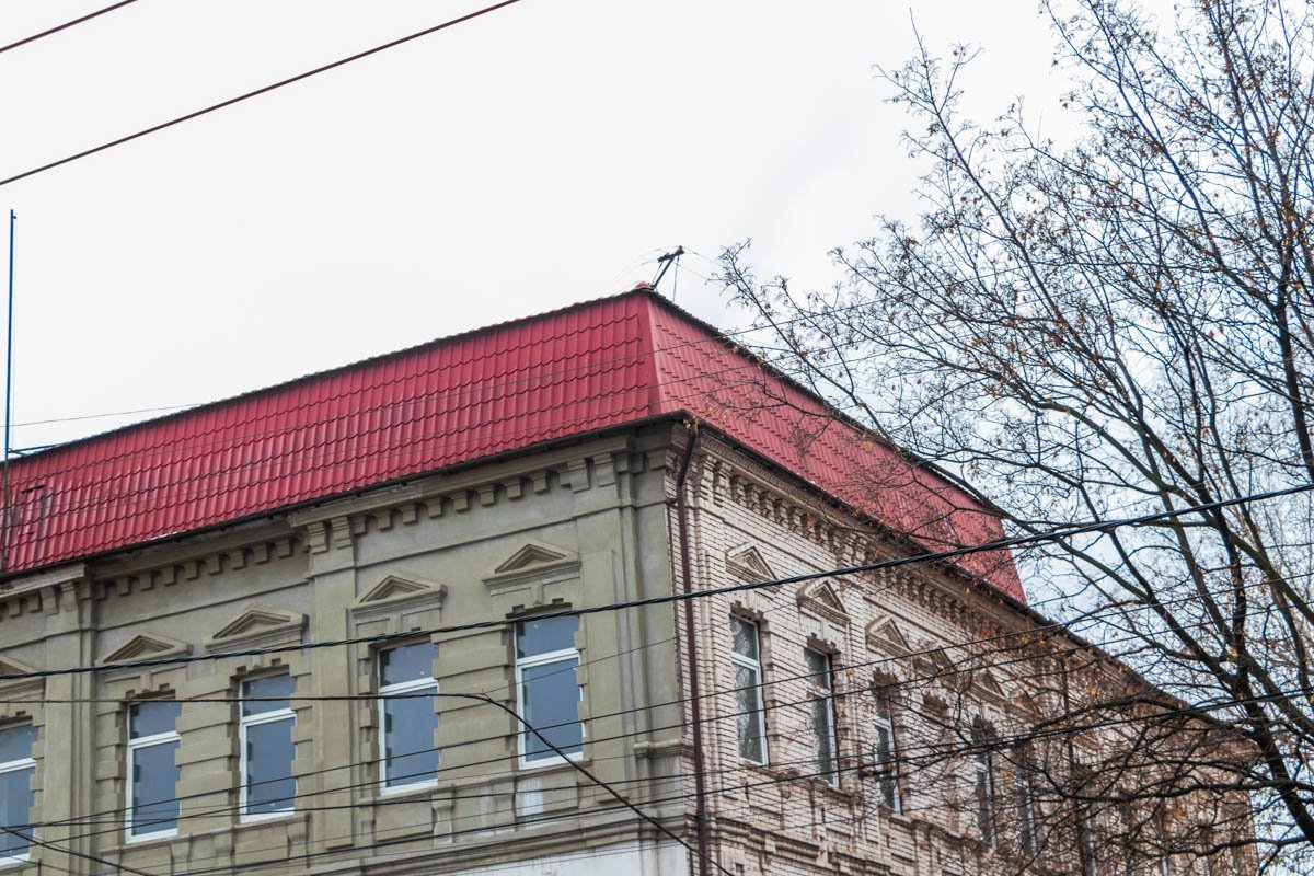 В середине ХХ века дому добавили этажность