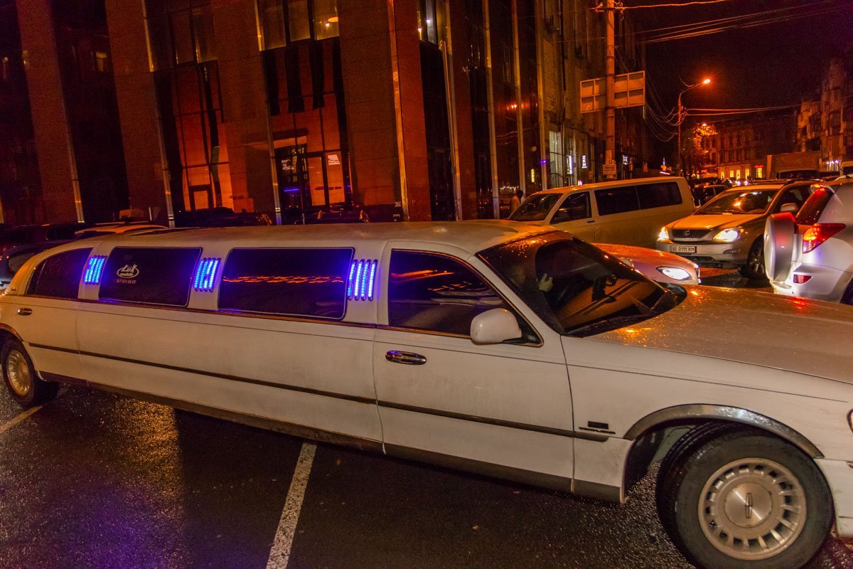 Лимузины с подсветкой Лимузины с подсветкой