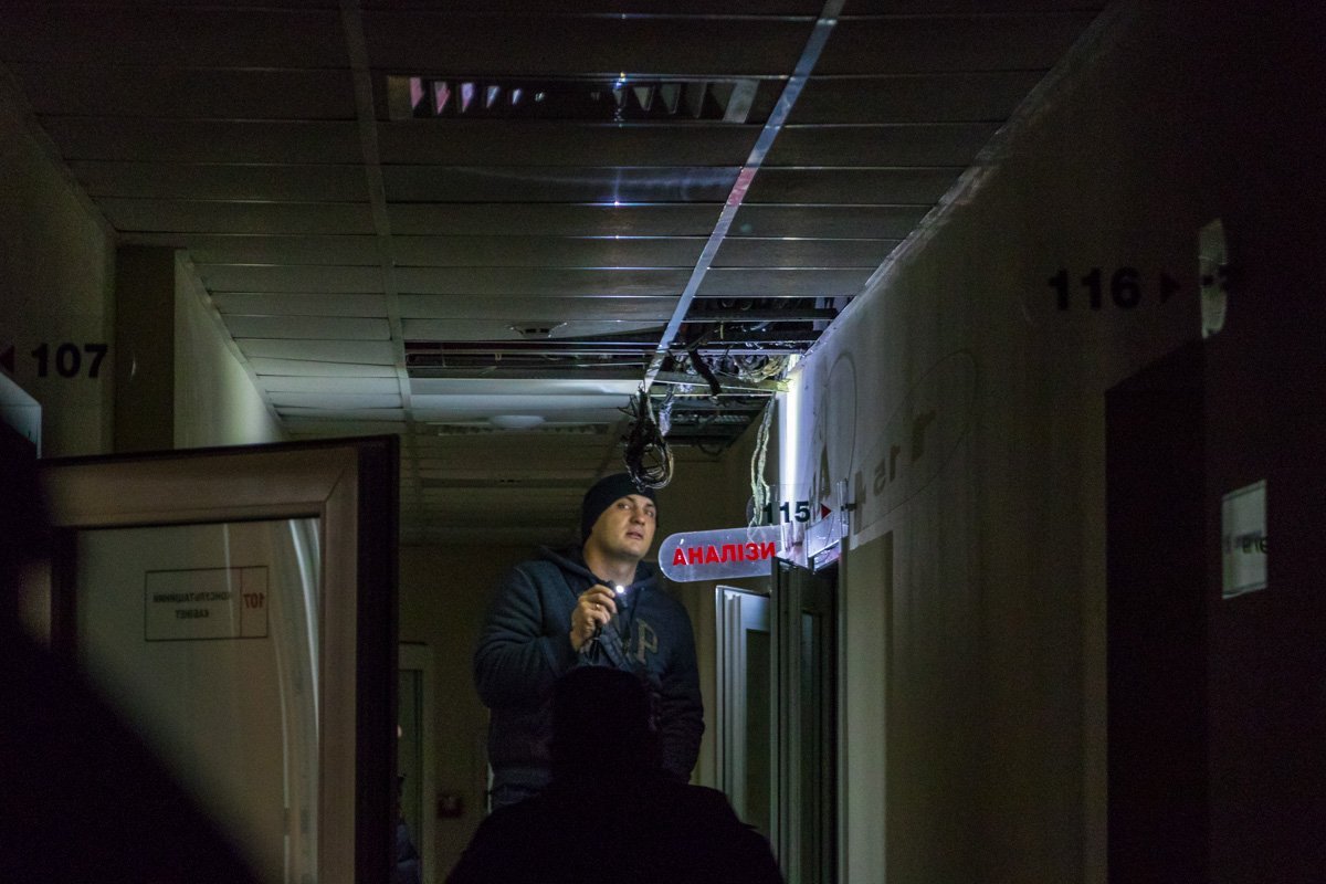 Из задымленного помещения эвакуировали 40 человек Из задымленного помещения эвакуировали 40 человек