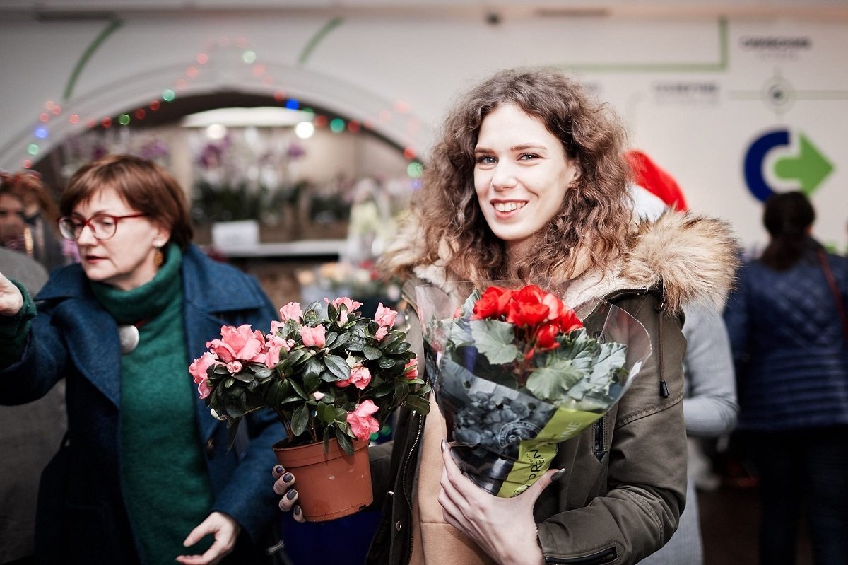 Счастливые обладатели новых домашних растений Счастливые обладатели новых домашних растений