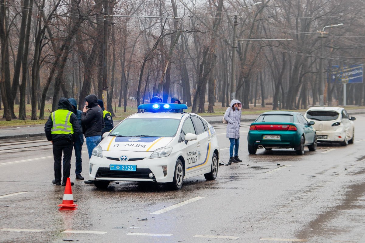 На месте работает патрульный экипаж На месте работает патрульный экипаж