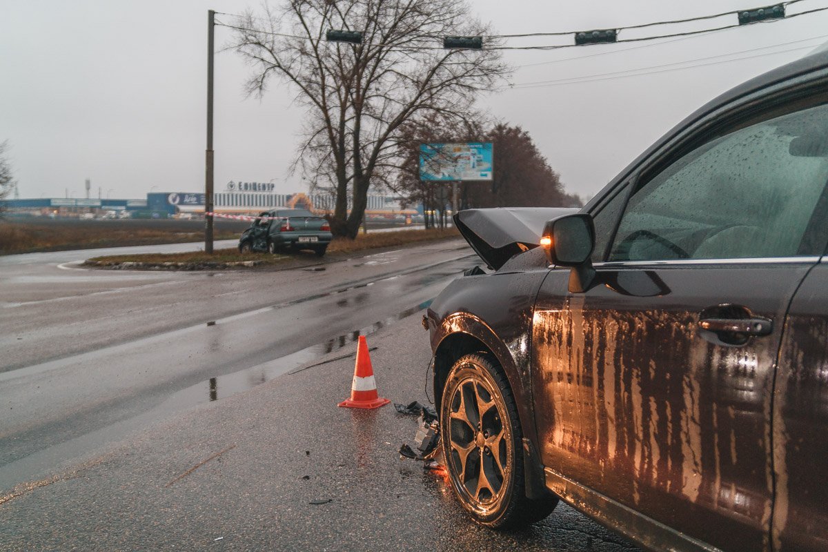 На месте работает патрульный экипаж На месте работает патрульный экипаж