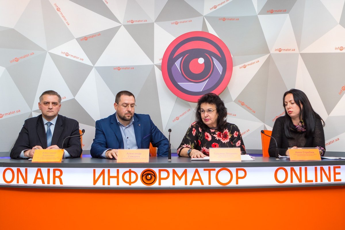 Конфликт произошел из-за того, что Николай Верба, занимавший пост главы КДКА с 2009 года, был переизбран Конфликт произошел из-за того, что Николай Верба, занимавший пост главы КДКА с 2009 года, был переизбран