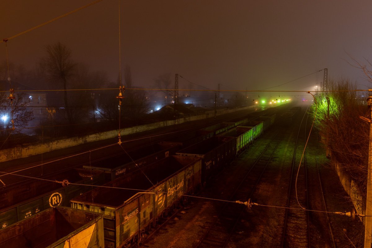 Вдали скрываются огни города Вдали скрываются огни города