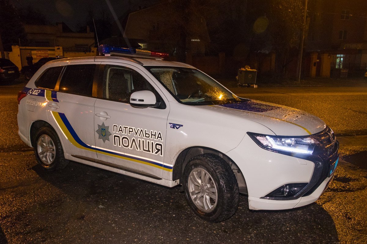 Многих пассажиров возмущает то, что маршрутки останавливают Многих пассажиров возмущает то, что маршрутки останавливают