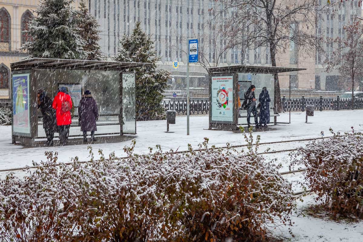 Днепр засыпало снегом: что происходит на дорогах 7