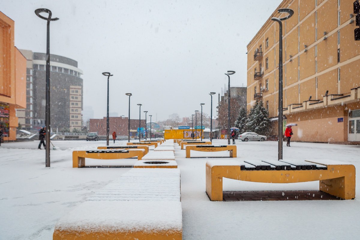 Днепр засыпало снегом: что происходит на дорогах 9