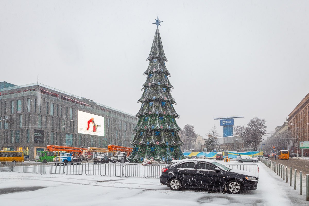 Днепр засыпало снегом: что происходит на дорогах 15