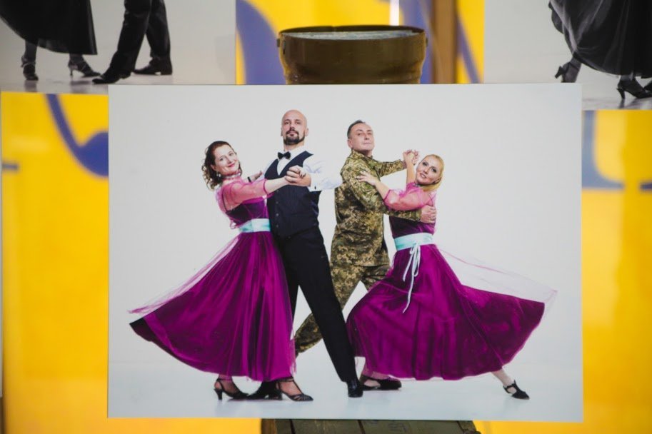 Пять пар - участников АТО и две - волонтеров Пять пар - участников АТО и две - волонтеров