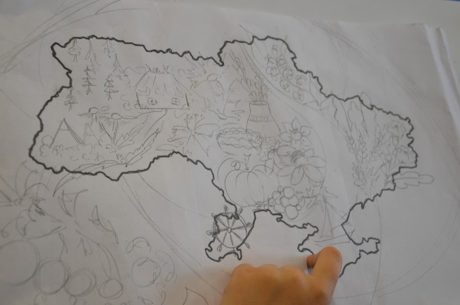 Эскиз будущего рисунка Единой Украины школьники Днепропетровщины подготовили заранее