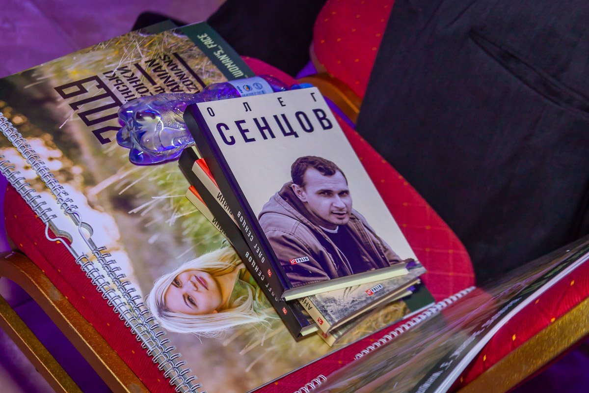 На мероприятии можно было обзавестись календарями и литературой На мероприятии можно было обзавестись календарями и литературой