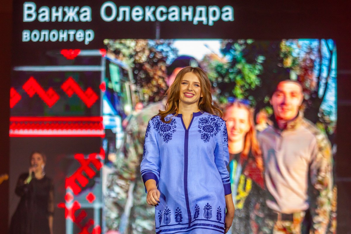 Поменяли берцы на каблуки Поменяли берцы на каблуки