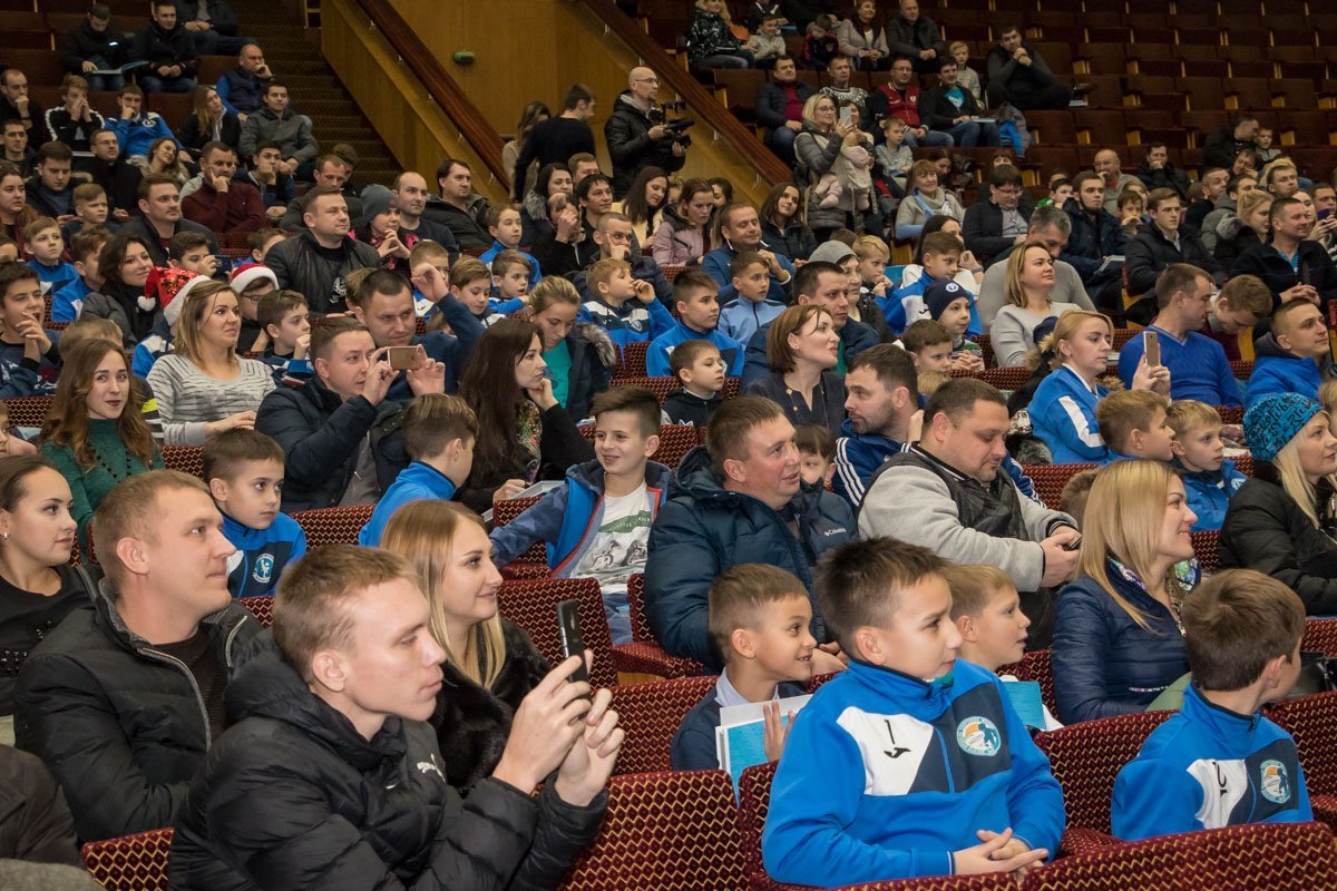 Фанаты и футболисты