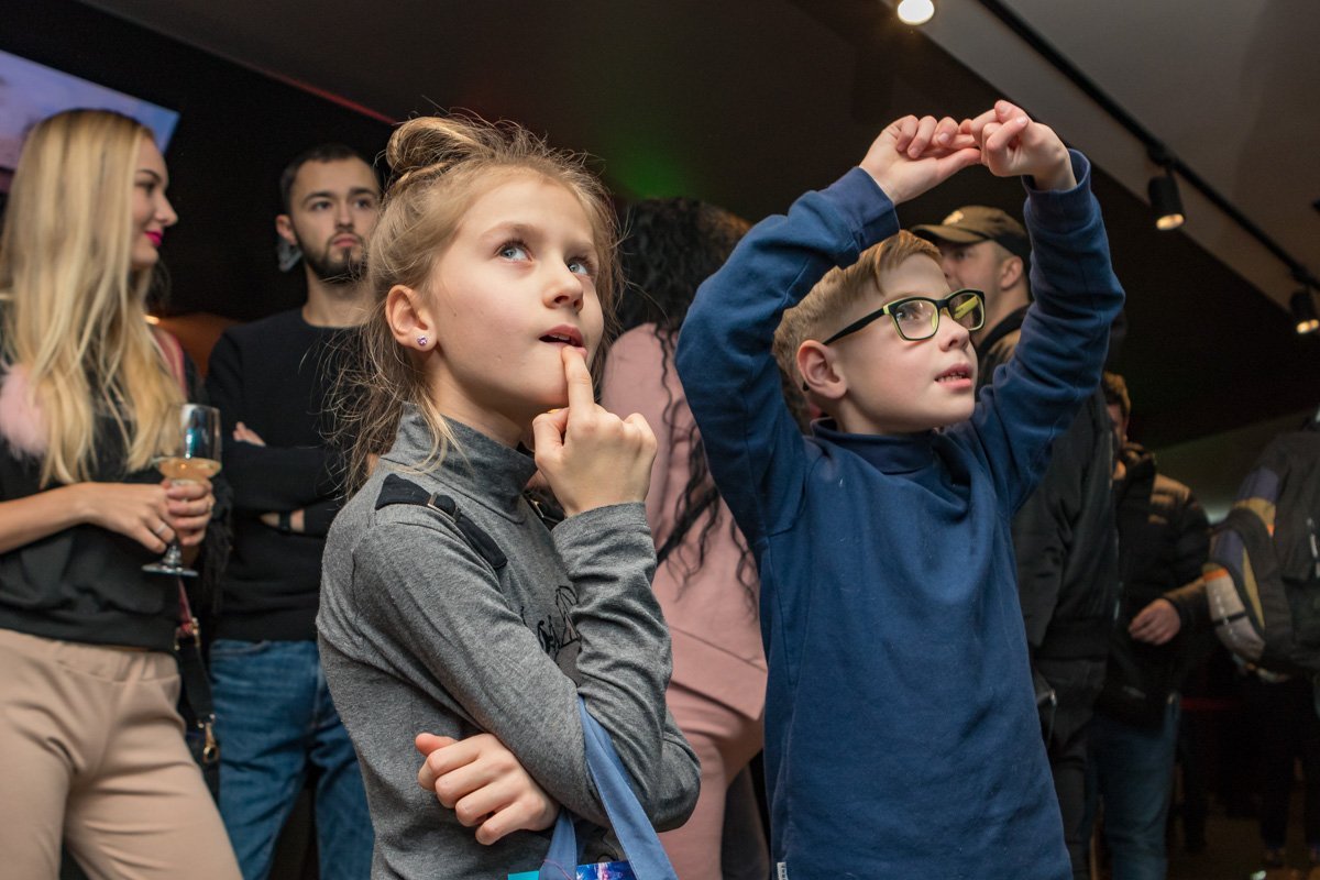 И зачем они пьют эту гадость?