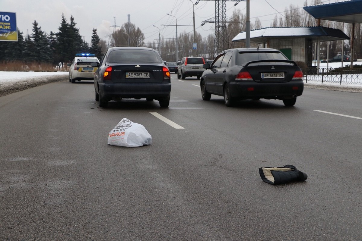 Chevrolet сбил женщину Chevrolet сбил женщину