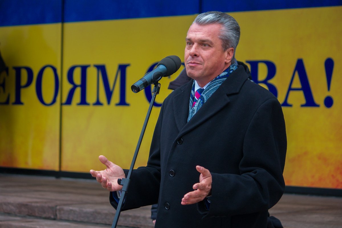 Учеников автобусом подвозят из четырех населенных пунктов Учеников автобусом подвозят из четырех населенных пунктов