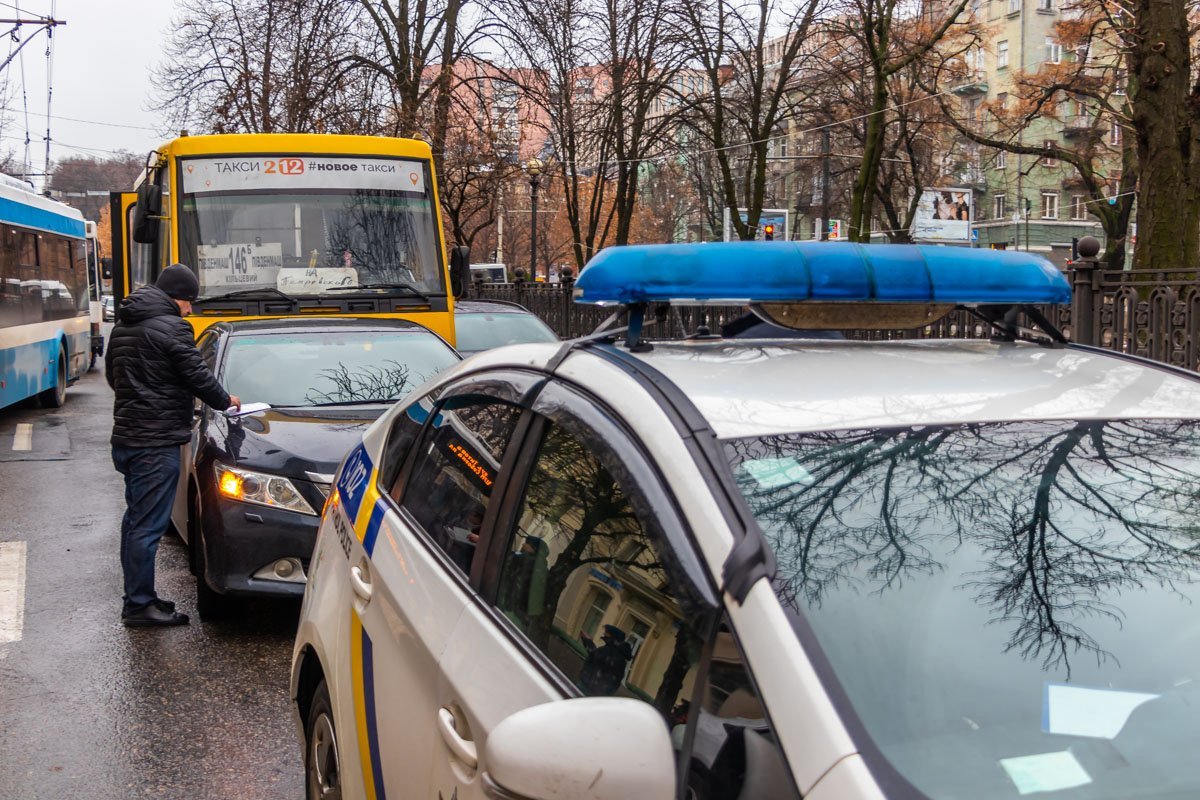 На месте работает патрульный экипаж