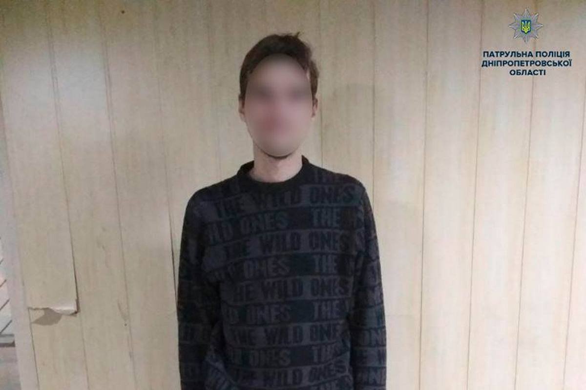 Любителя поднимать руку на детей доставили в Индустриальное отделение полиции