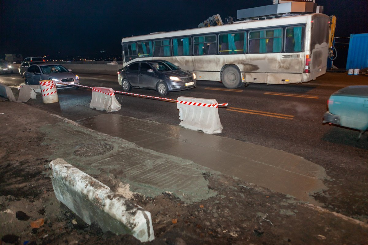 Не прошло и дня, как яму залатали