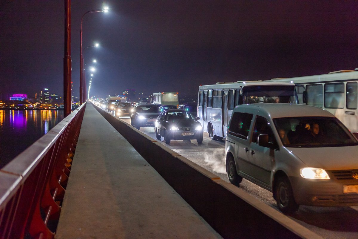 На Левый берег лучше ехать по другому мосту