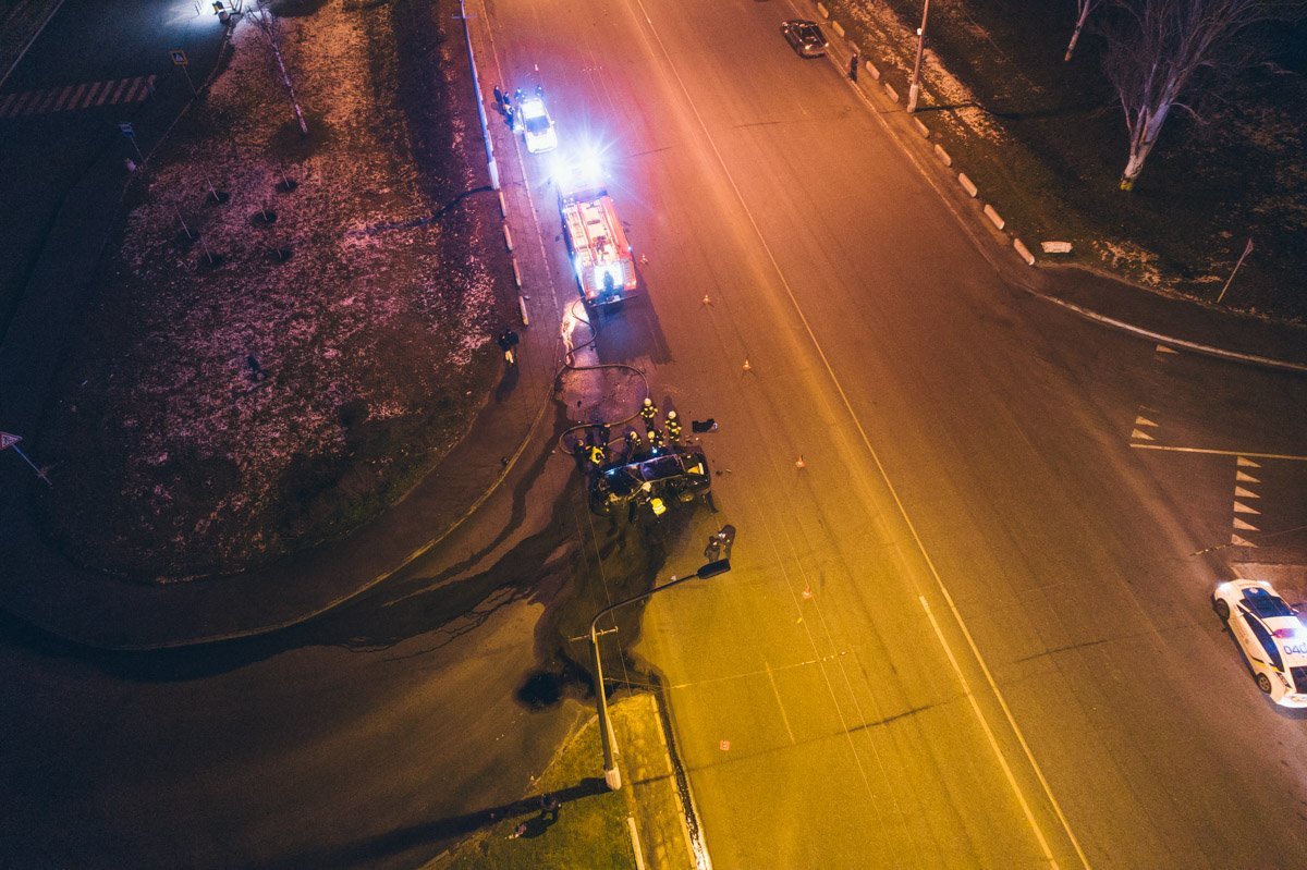 Пострадавшему водителю около 40 лет