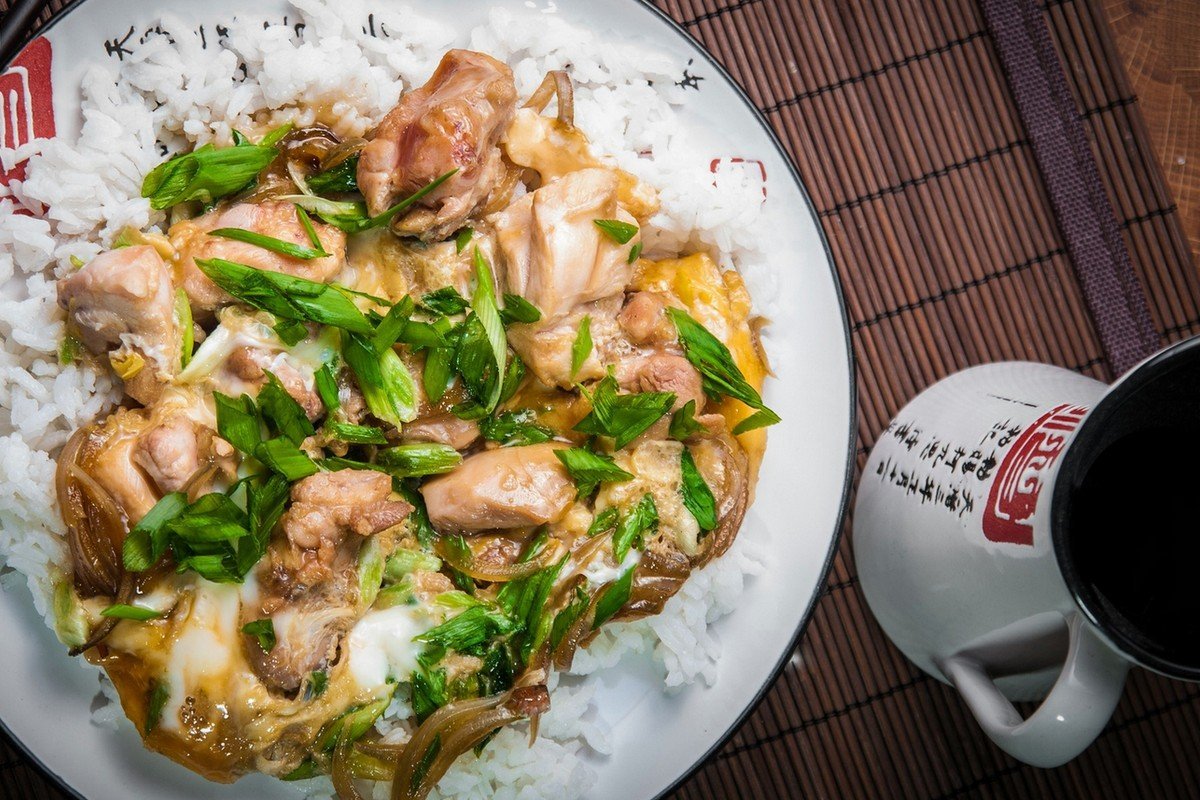Полезные и вкусные рецепты: как приготовить японский омлет с рисом и курицей 1